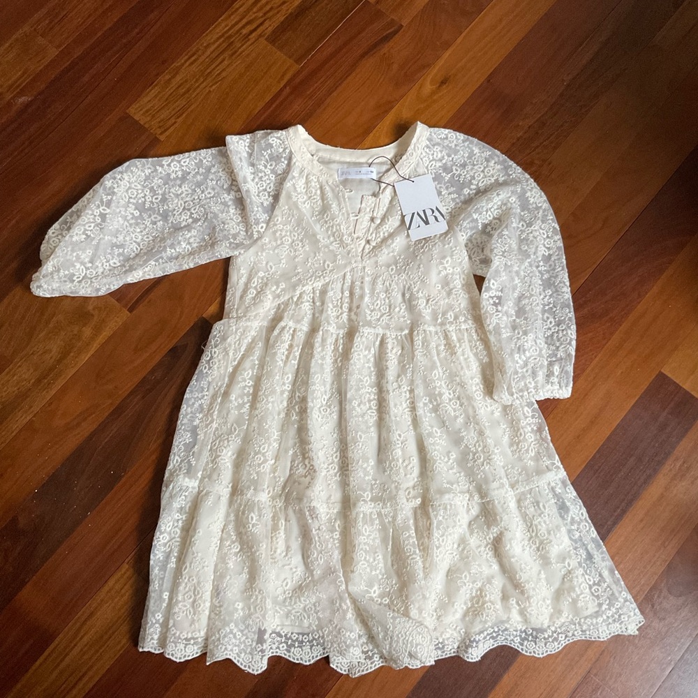 NWT lace Zara dress ivory/cream color